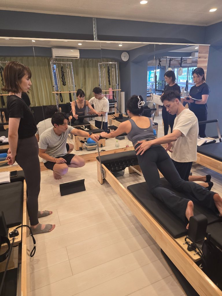 少人数制の実技指導風景